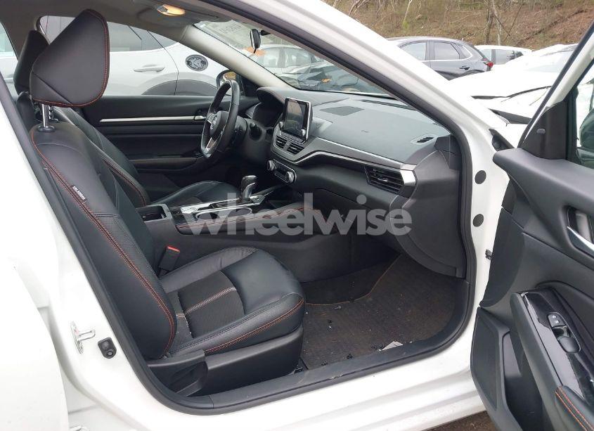 Photo 5 of 2024 Nissan Altima SR FWD (VIN 1N4BL4CV5RN347019)