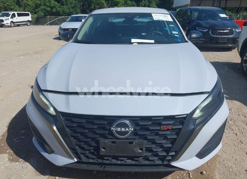 Photo 12 of 2024 Nissan Altima SR FWD (VIN 1N4BL4CV5RN369697)