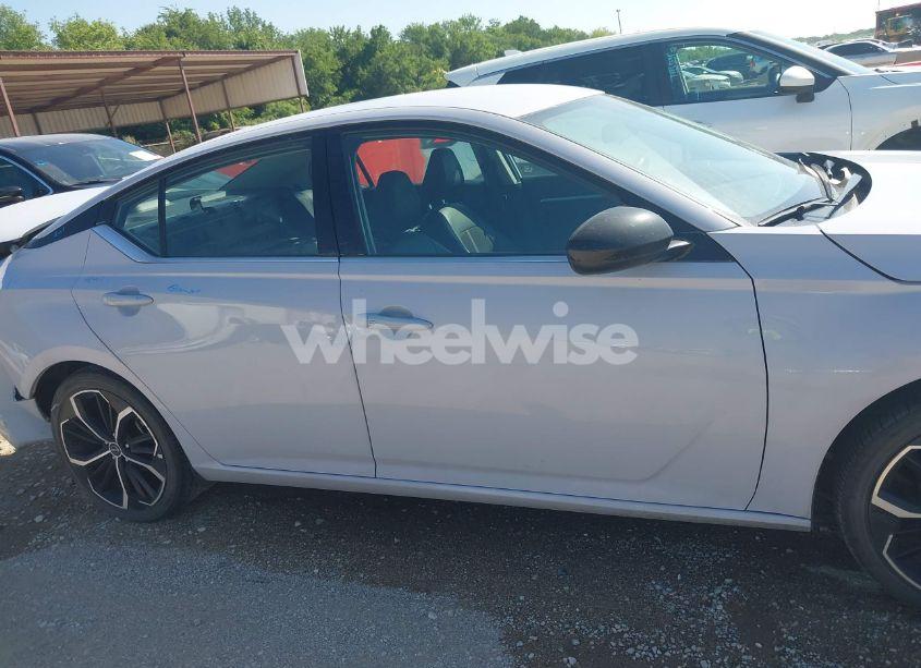 Photo 13 of 2024 Nissan Altima SR FWD (VIN 1N4BL4CV5RN369697)