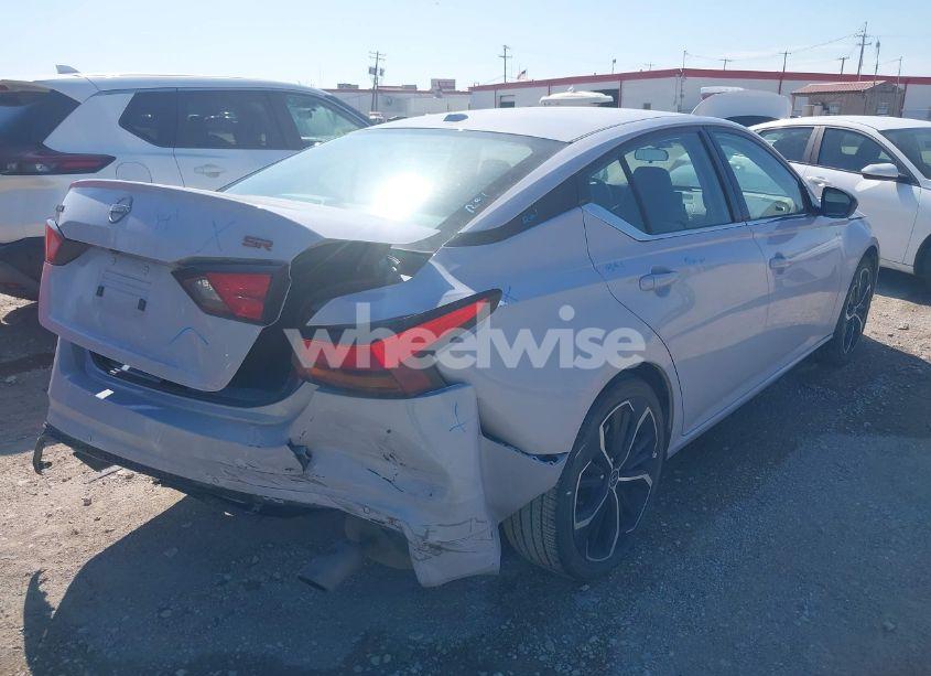 Photo 4 of 2024 Nissan Altima SR FWD (VIN 1N4BL4CV5RN369697)