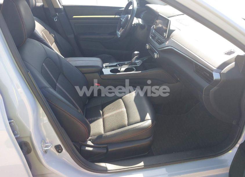 Photo 5 of 2024 Nissan Altima SR FWD (VIN 1N4BL4CV5RN369697)