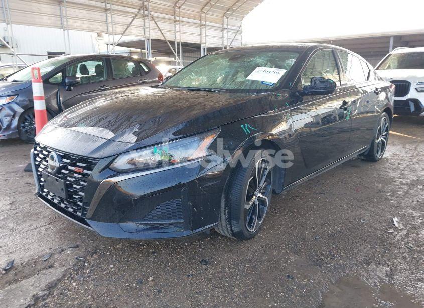 Photo 2 of 2024 Nissan Altima SR FWD (VIN 1N4BL4CV5RN377816)