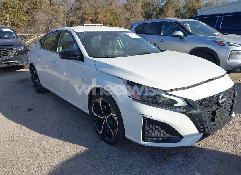 2024 Nissan Altima SR FWD (VIN 1N4BL4CV5RN382885) main photo