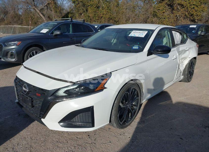 Photo 2 of 2024 Nissan Altima SR FWD (VIN 1N4BL4CV5RN382885)