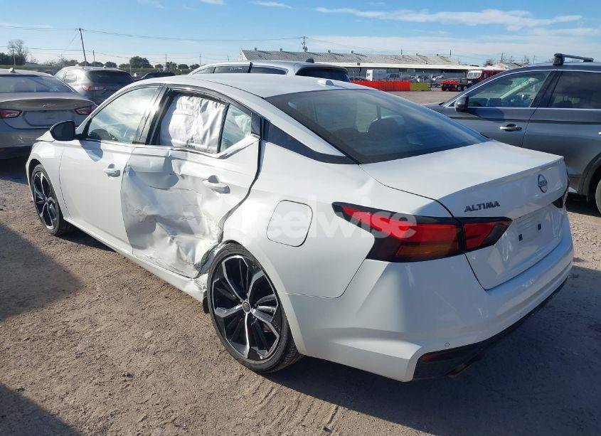 Photo 3 of 2024 Nissan Altima SR FWD (VIN 1N4BL4CV5RN382885)