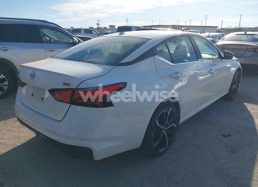 Photo 4 of 2024 Nissan Altima SR FWD (VIN 1N4BL4CV5RN382885)