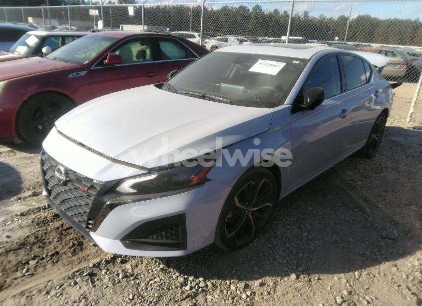 Photo 2 of 2024 Nissan Altima SR FWD (VIN 1N4BL4CV5RN407350)