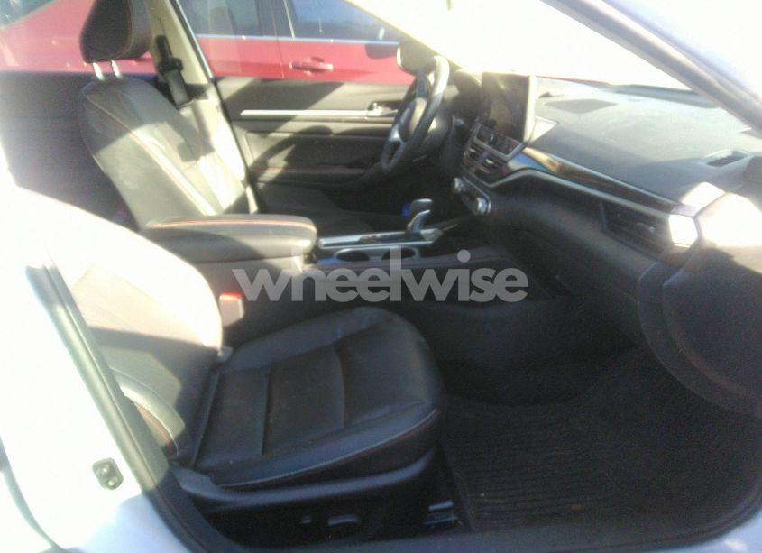 Photo 5 of 2024 Nissan Altima SR FWD (VIN 1N4BL4CV5RN407350)