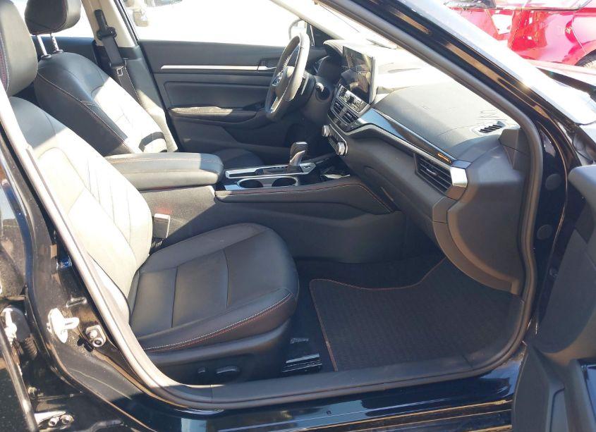 Photo 5 of 2024 Nissan Altima SR FWD (VIN 1N4BL4CV5RN429395)