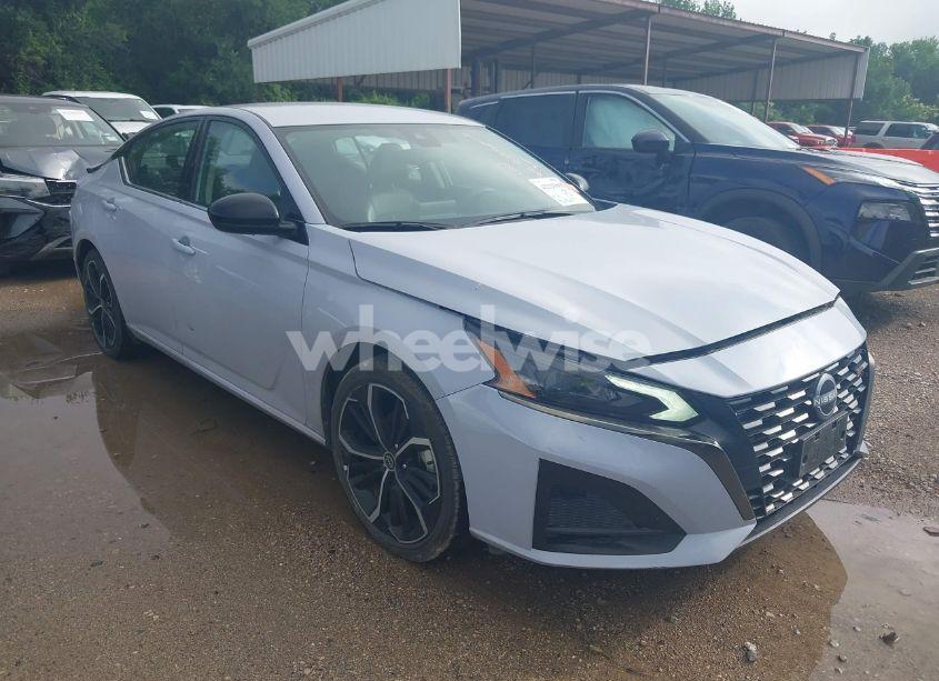 2024 Nissan Altima SR FWD (VIN 1N4BL4CV5RN431194) main photo