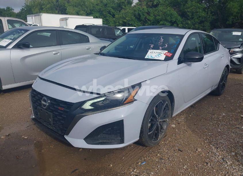 Photo 2 of 2024 Nissan Altima SR FWD (VIN 1N4BL4CV5RN431194)