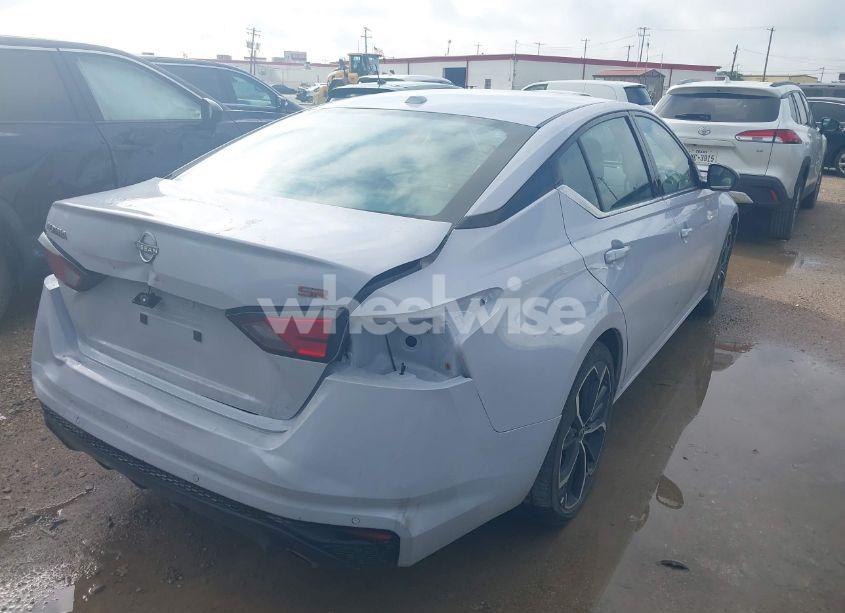 Photo 4 of 2024 Nissan Altima SR FWD (VIN 1N4BL4CV5RN431194)