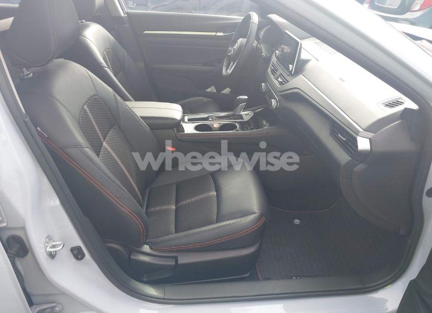 Photo 5 of 2024 Nissan Altima SR FWD (VIN 1N4BL4CV5RN431194)