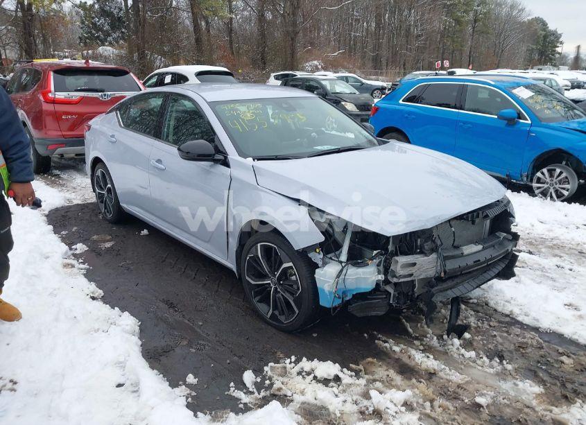 2024 Nissan Altima SR FWD (VIN 1N4BL4CV5RN432829) main photo