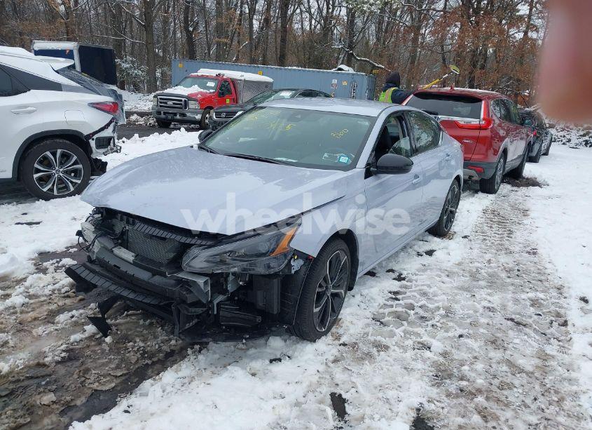 Photo 2 of 2024 Nissan Altima SR FWD (VIN 1N4BL4CV5RN432829)