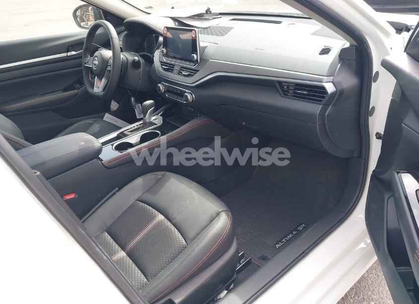 Photo 5 of 2025 Nissan Altima SR FWD (VIN 1N4BL4CV5SN361945)