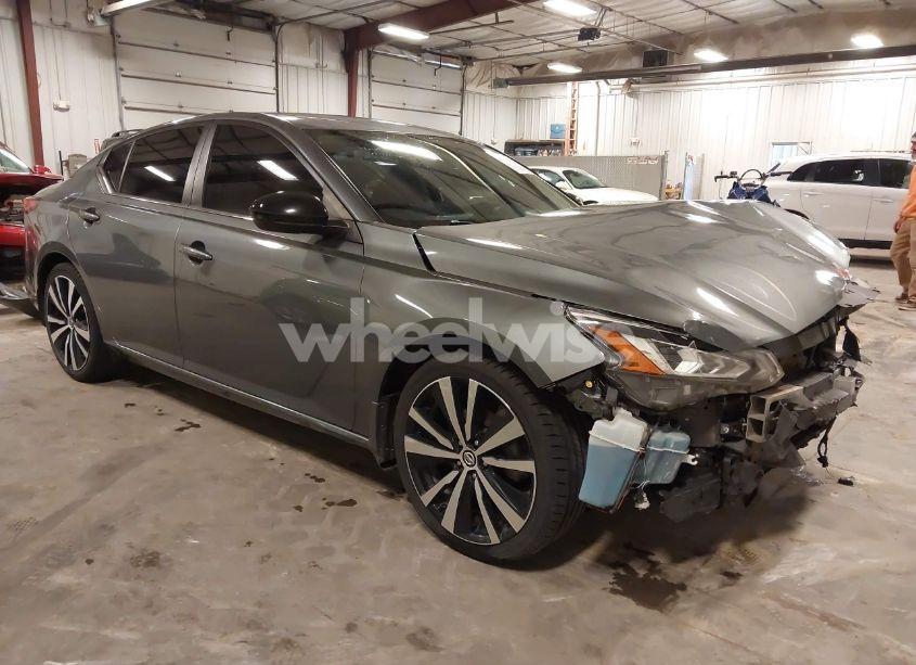 2019 Nissan Altima 2.5 SR (VIN 1N4BL4CV6KC186522) main photo
