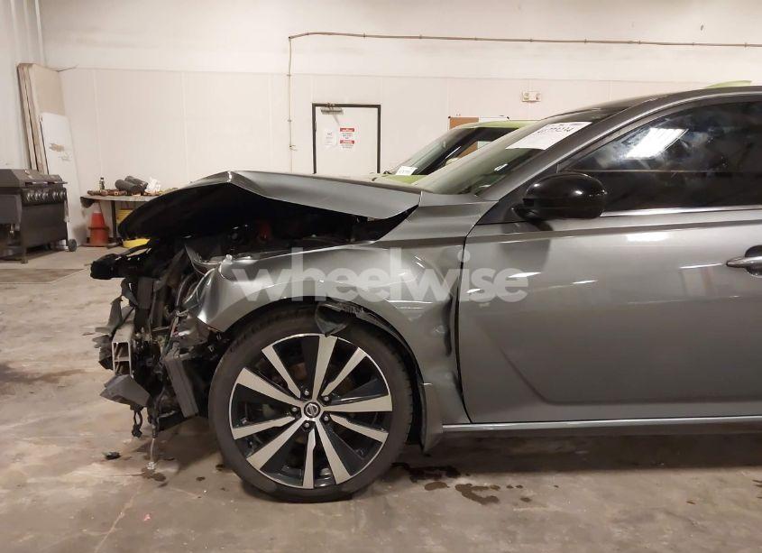 Photo 6 of 2019 Nissan Altima 2.5 SR (VIN 1N4BL4CV6KC186522)