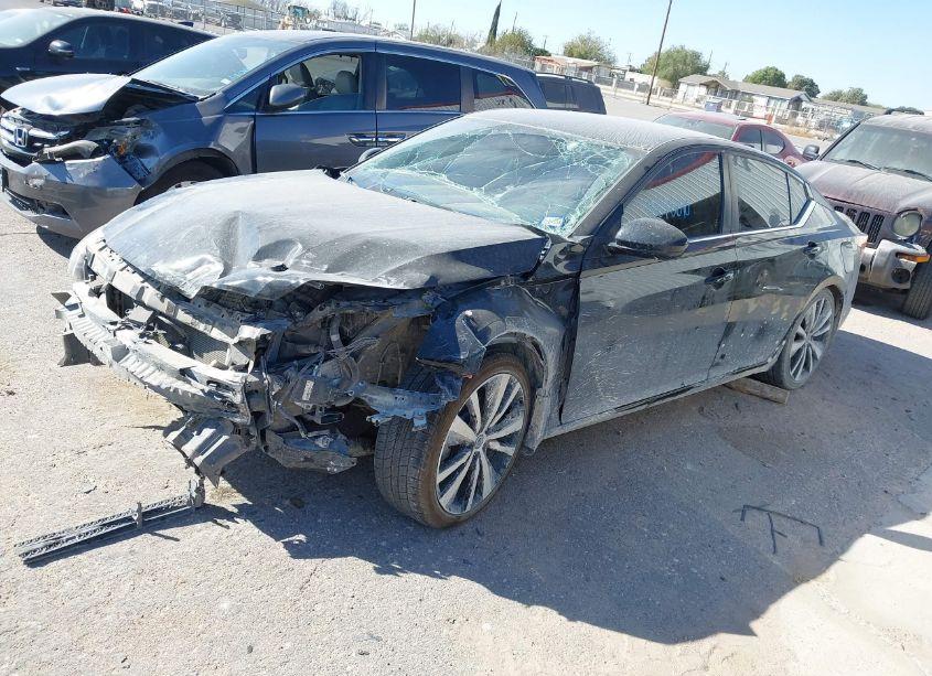 Photo 2 of 2019 Nissan Altima 2.5 SR (VIN 1N4BL4CV6KC240000)