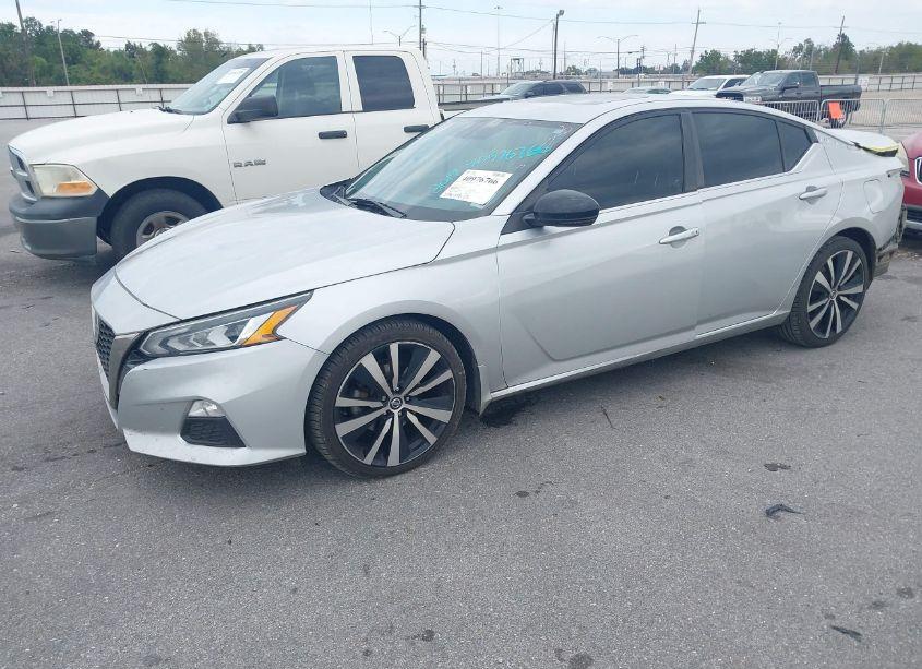 Photo 2 of 2019 Nissan Altima 2.5 SR (VIN 1N4BL4CV6KN317503)