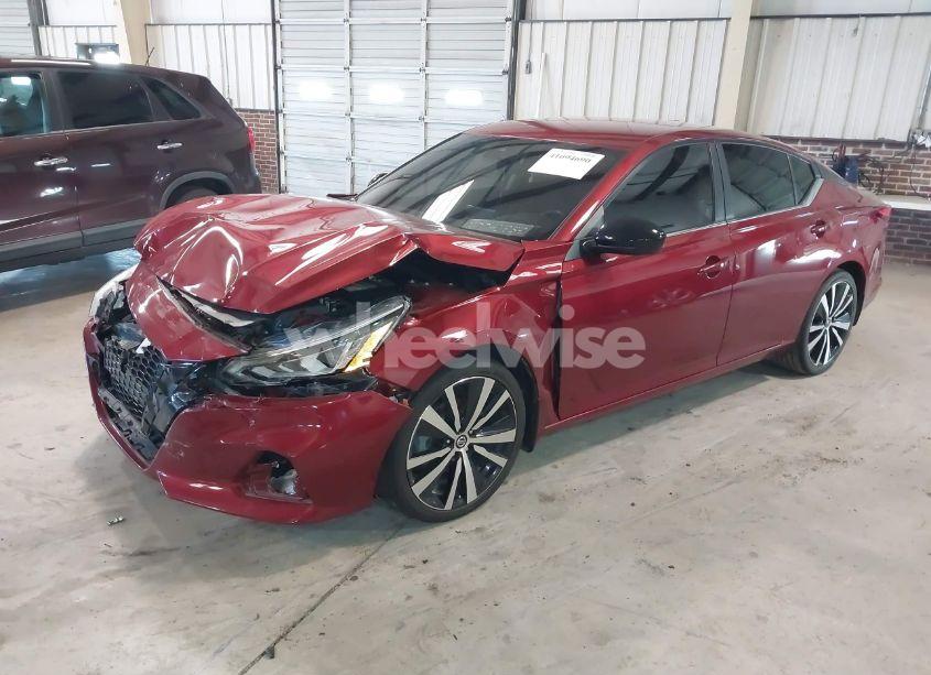 Photo 2 of 2020 Nissan Altima SR FWD (VIN 1N4BL4CV6LC168670)