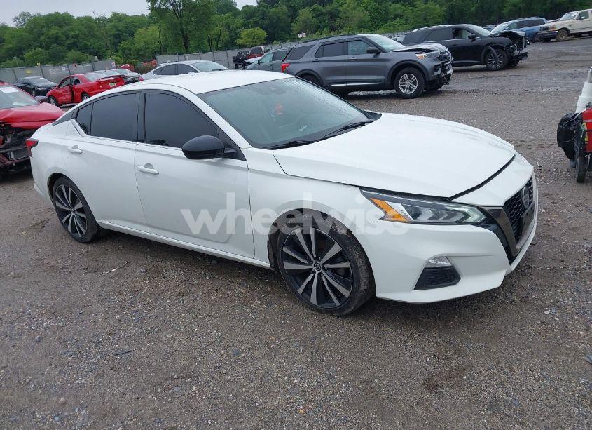 2020 Nissan Altima SR FWD (VIN 1N4BL4CV6LC222663) main photo