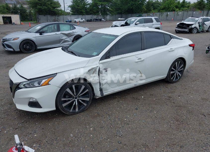 Photo 2 of 2020 Nissan Altima SR FWD (VIN 1N4BL4CV6LC222663)