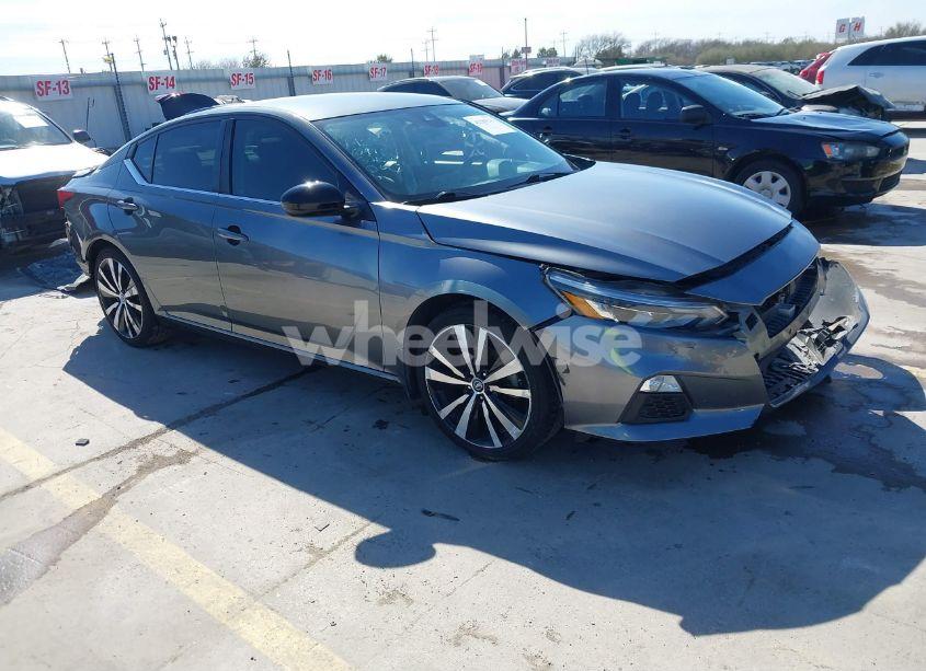 2020 Nissan Altima SR FWD (VIN 1N4BL4CV6LN316675) main photo
