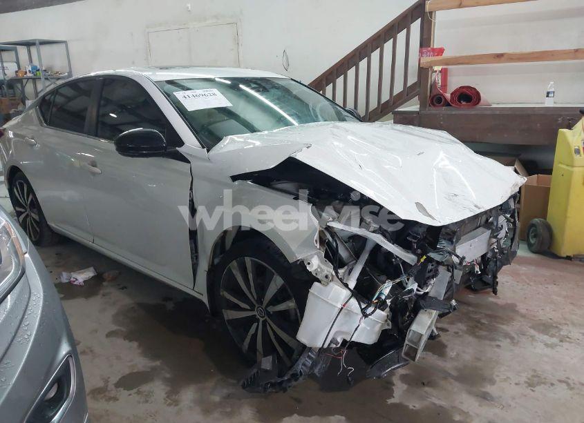 Photo 13 of 2020 Nissan Altima SR FWD (VIN 1N4BL4CV6LN317728)