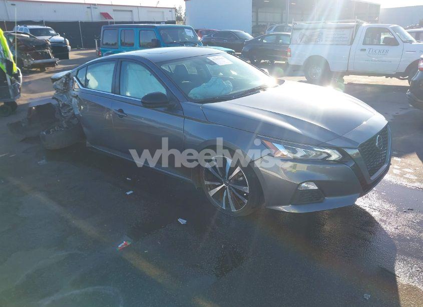 2021 Nissan Altima SR FWD (VIN 1N4BL4CV6MN306732) main photo