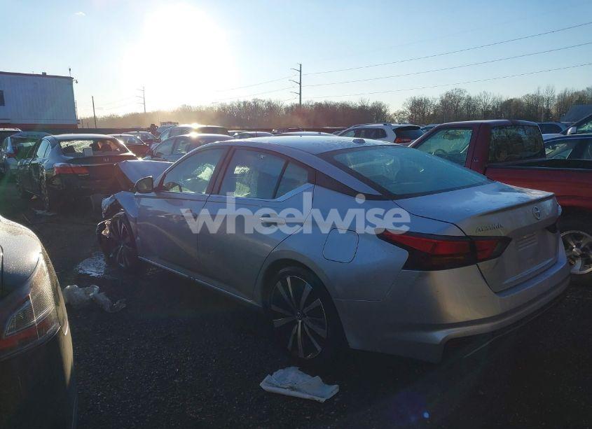 Photo 3 of 2021 Nissan Altima SR FWD (VIN 1N4BL4CV6MN333607)