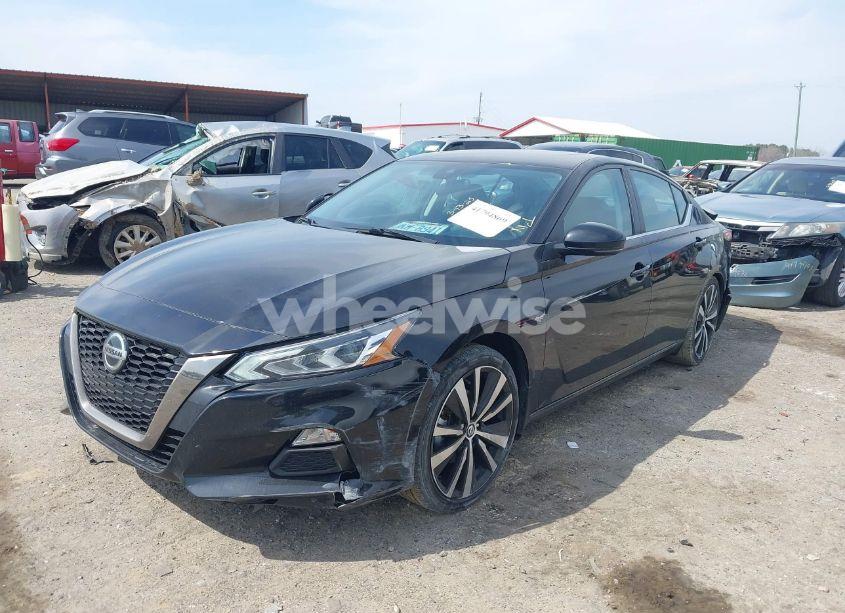 Photo 2 of 2021 Nissan Altima SR FWD (VIN 1N4BL4CV6MN418723)