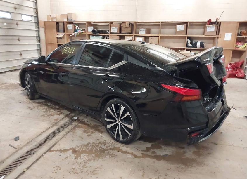 Photo 3 of 2022 Nissan Altima SR FWD (VIN 1N4BL4CV6NN332314)