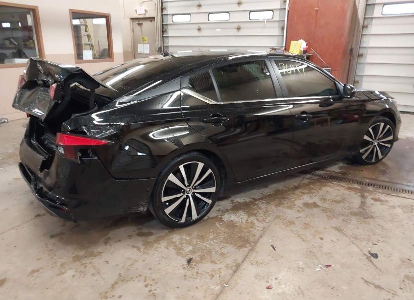 Photo 4 of 2022 Nissan Altima SR FWD (VIN 1N4BL4CV6NN332314)