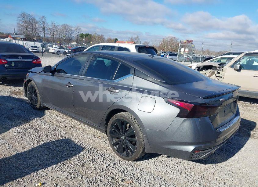 Photo 3 of 2022 Nissan Altima SR FWD (VIN 1N4BL4CV6NN379505)