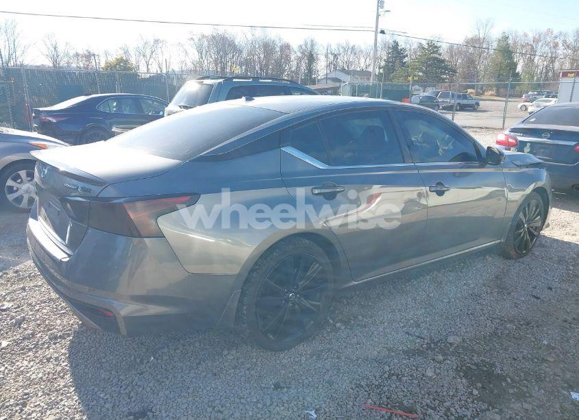 Photo 4 of 2022 Nissan Altima SR FWD (VIN 1N4BL4CV6NN379505)