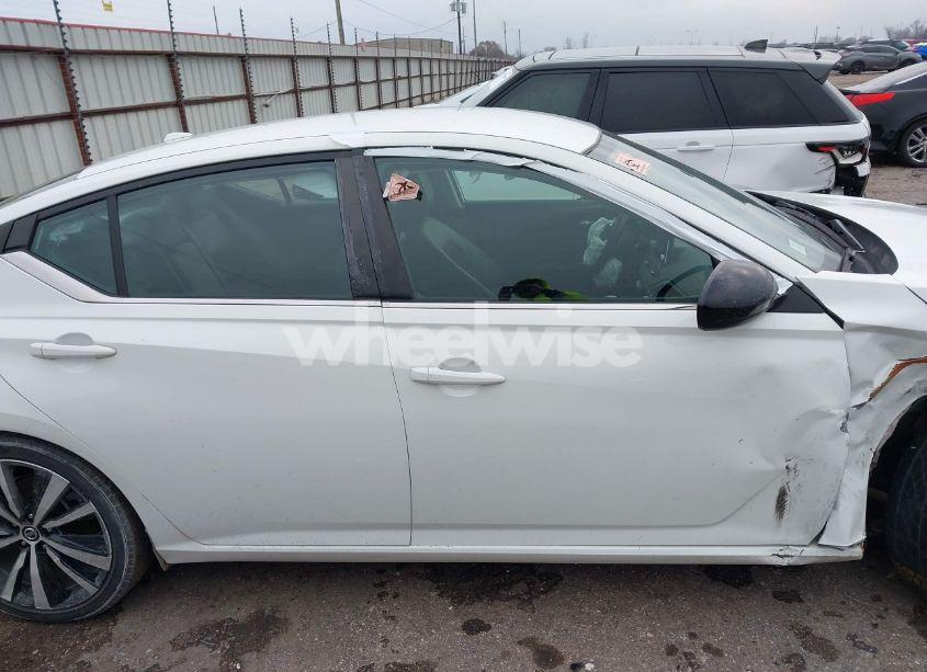 Photo 12 of 2022 Nissan Altima SR FWD (VIN 1N4BL4CV6NN392108)