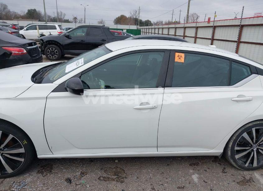 Photo 13 of 2022 Nissan Altima SR FWD (VIN 1N4BL4CV6NN392108)