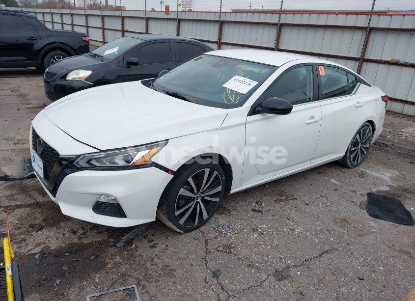 Photo 2 of 2022 Nissan Altima SR FWD (VIN 1N4BL4CV6NN392108)