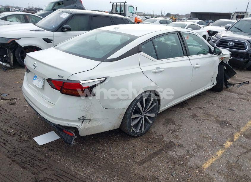 Photo 4 of 2022 Nissan Altima SR FWD (VIN 1N4BL4CV6NN392108)