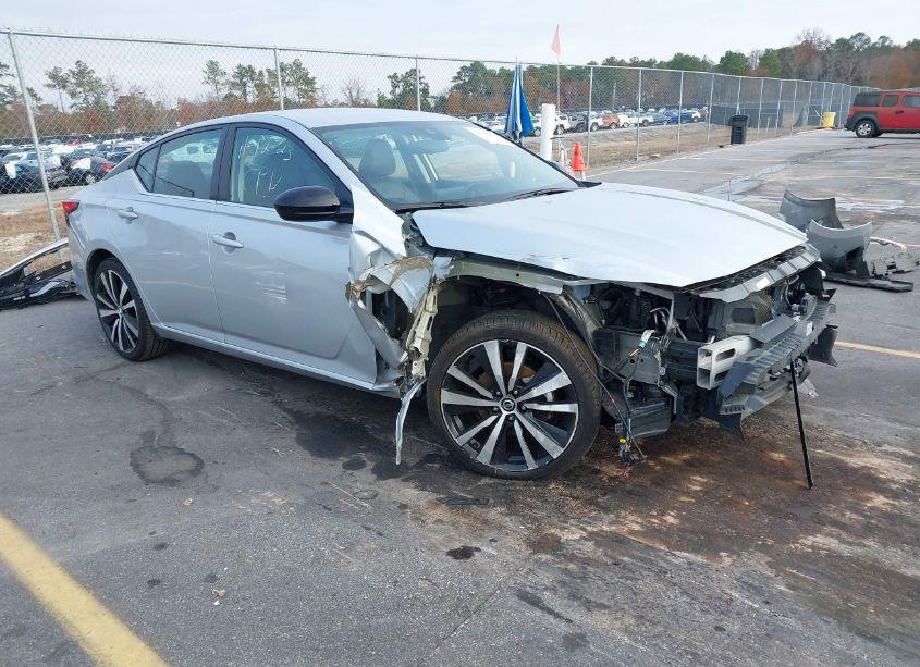 2022 Nissan Altima SR FWD (VIN 1N4BL4CV6NN403057) main photo