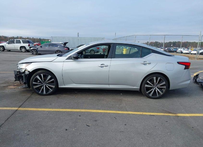 Photo 15 of 2022 Nissan Altima SR FWD (VIN 1N4BL4CV6NN403057)