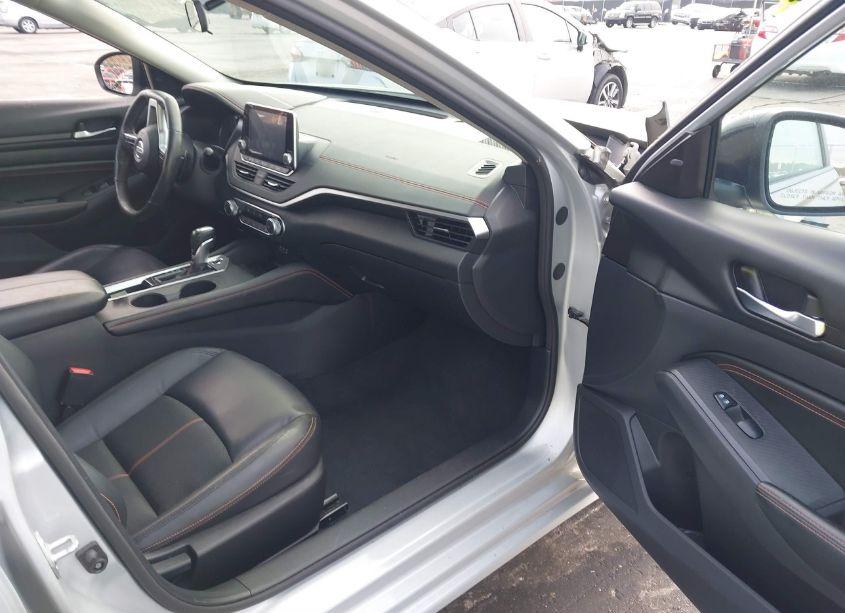 Photo 5 of 2022 Nissan Altima SR FWD (VIN 1N4BL4CV6NN403057)