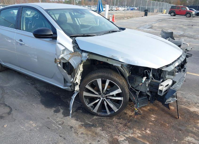 Photo 6 of 2022 Nissan Altima SR FWD (VIN 1N4BL4CV6NN403057)