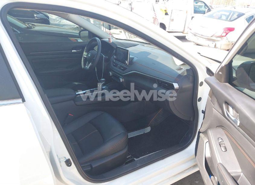 Photo 5 of 2022 Nissan Altima SR FWD (VIN 1N4BL4CV6NN404337)