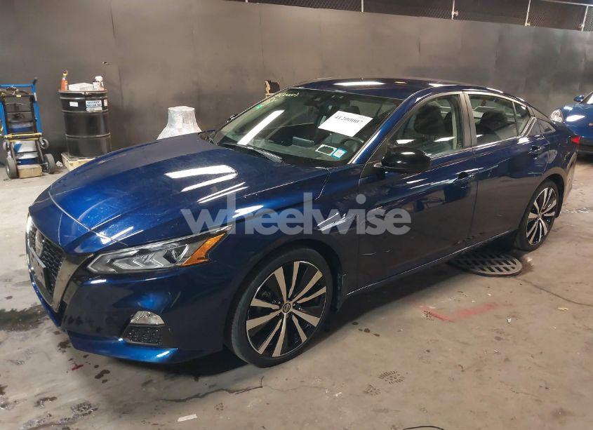 Photo 2 of 2022 Nissan Altima SR FWD (VIN 1N4BL4CV6NN409053)