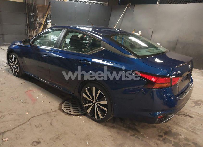 Photo 3 of 2022 Nissan Altima SR FWD (VIN 1N4BL4CV6NN409053)