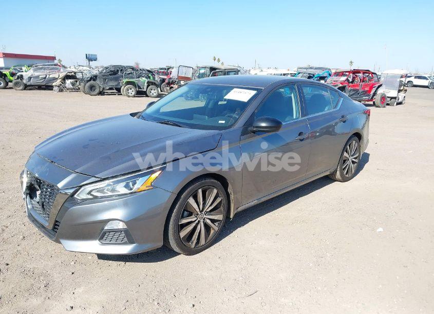 Photo 2 of 2022 Nissan Altima SR FWD (VIN 1N4BL4CV6NN416259)