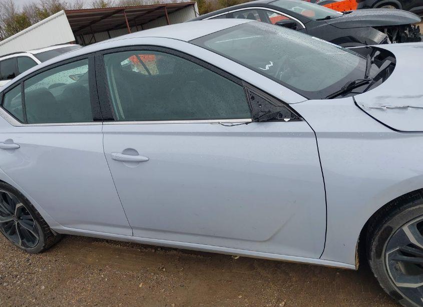 Photo 13 of 2023 Nissan Altima SR FWD (VIN 1N4BL4CV6PN361718)