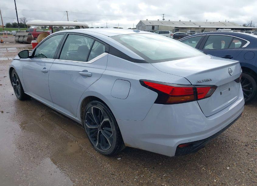 Photo 3 of 2023 Nissan Altima SR FWD (VIN 1N4BL4CV6PN361718)